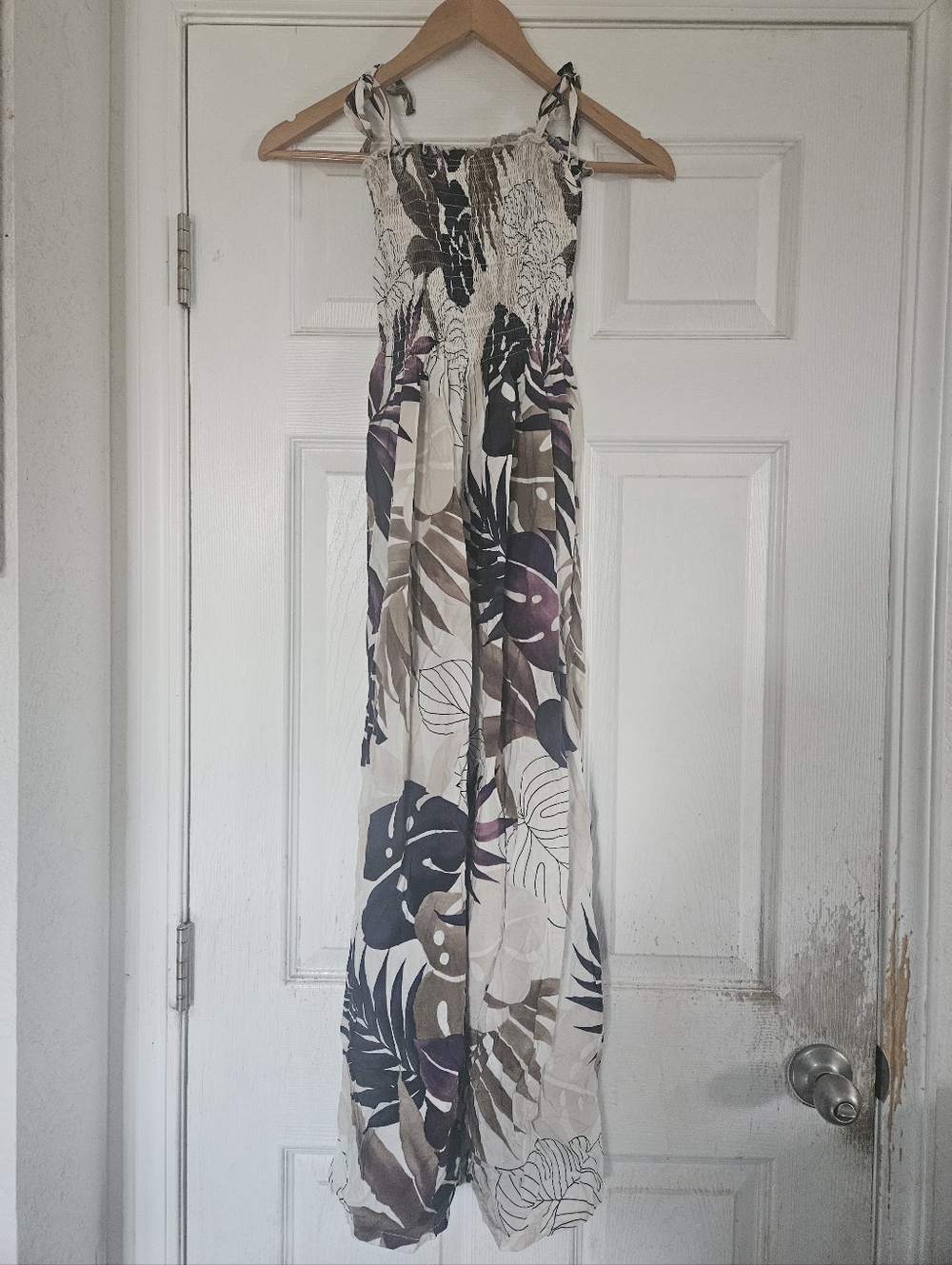 M D Fashion Hawaiian Print Strap Dress in Neutral & Plum Small